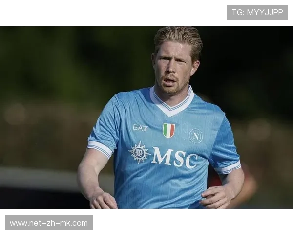 德布劳内小角度吊射险些破门:技术与艺术的完美融合